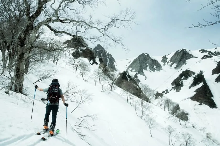 Les skieurs étrangers aggravent la crise des secours à Hokkaido, aux frais des contribuables
