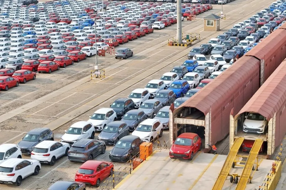 Les constructeurs automobiles chinois réduisent les délais de paiement des fournisseurs de 300 à 54 jours, tandis que Pékin sévit contre la guerre des prix