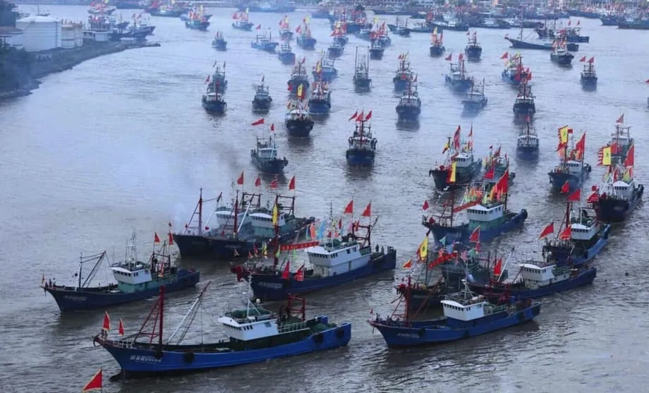 Des milliers de navires chinois forment un mur maritime près du Japon, ravivant les tensions