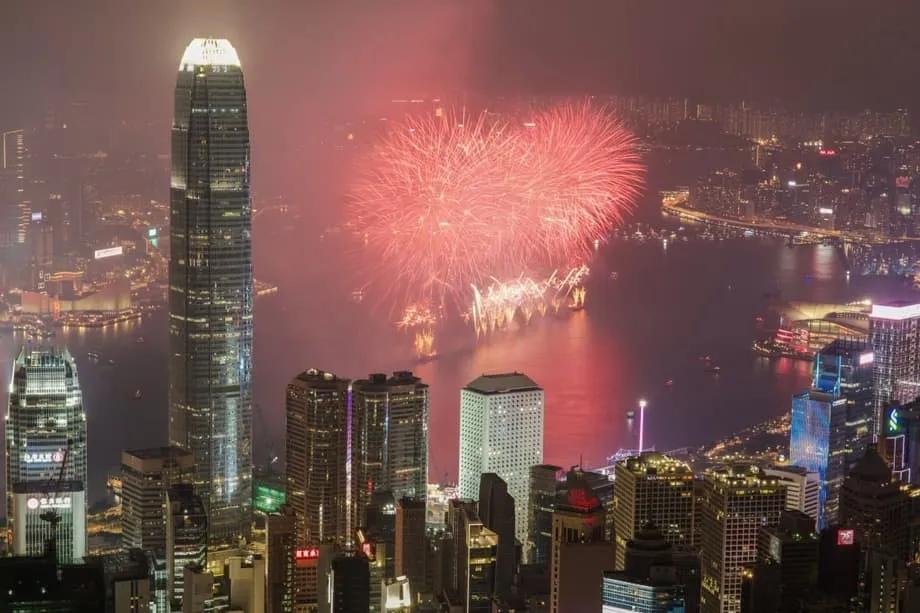 Hong Kong en passe de devenir le premier centre financier mondial, alors que la Chine accélère l’internationalisation du yuan