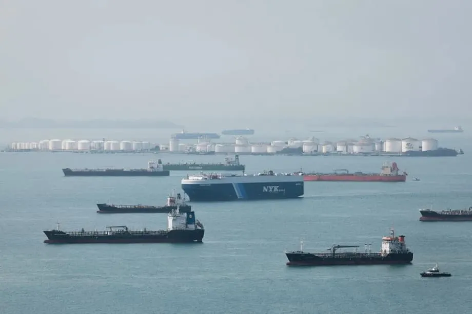 La guerre contre l’Iran bouleverse le marché des carburants marins à Singapour : les prix doublent et les fournisseurs rationnent leurs stocks