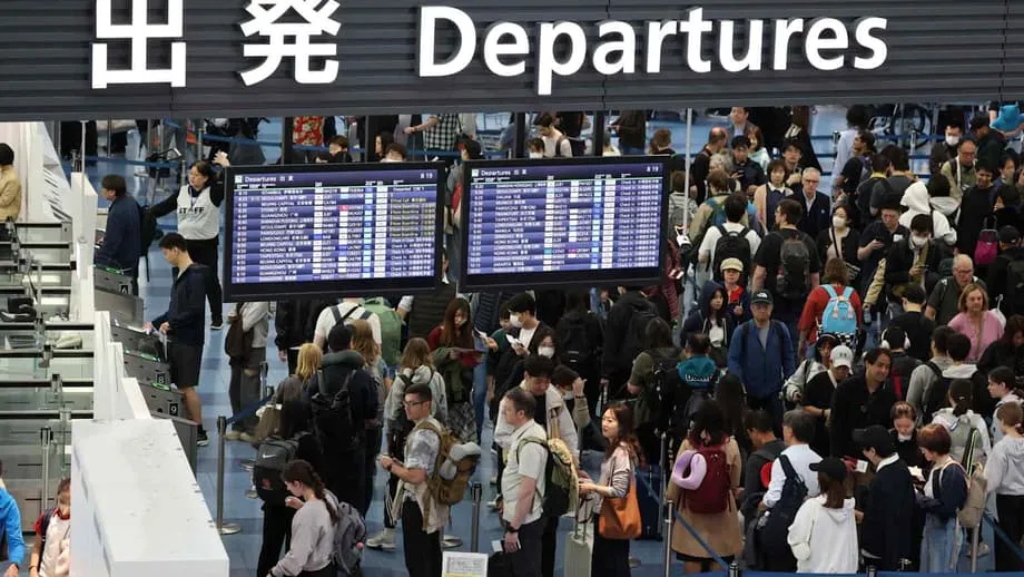 Un demi-million de touristes japonais se précipitent à l’étranger pour échapper à la hausse estivale des surtaxes carburant