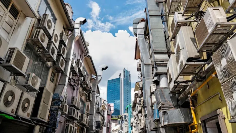La dépendance de Singapour à la climatisation se heurte à la crise d’Ormuz, qui impose de repenser l’approvisionnement énergétique