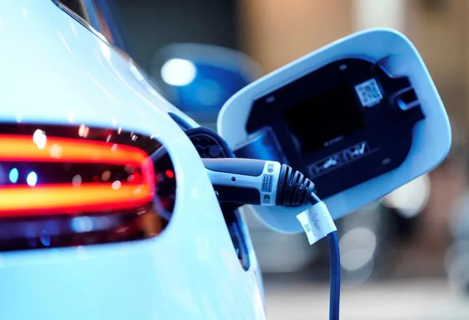 La Malaisie instaure des règles strictes sur les importations de véhicules électriques pour contrer la domination chinoise
