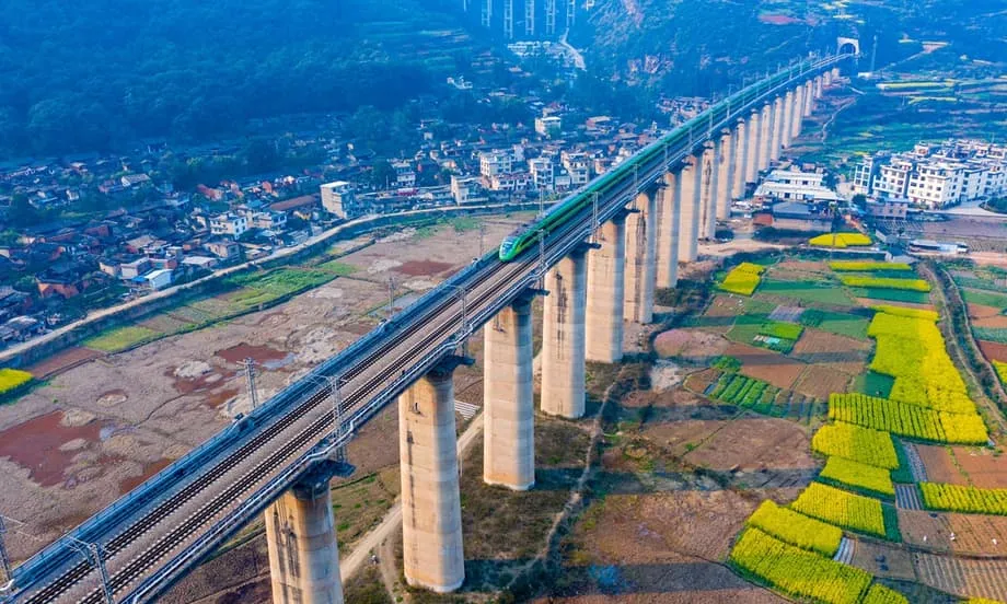 La route de la soie sur rails : comment le chemin de fer Chine-Laos a transformé le tourisme en Asie du Sud-Est