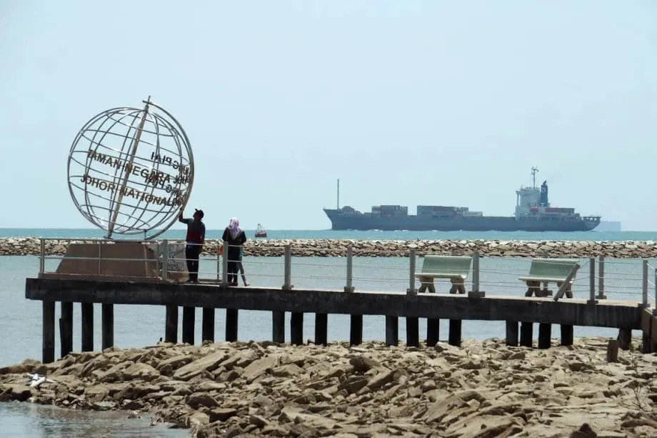 L’Indonésie rejette les droits de passage dans le détroit de Malacca après une proposition qui suscite l’inquiétude dans la région