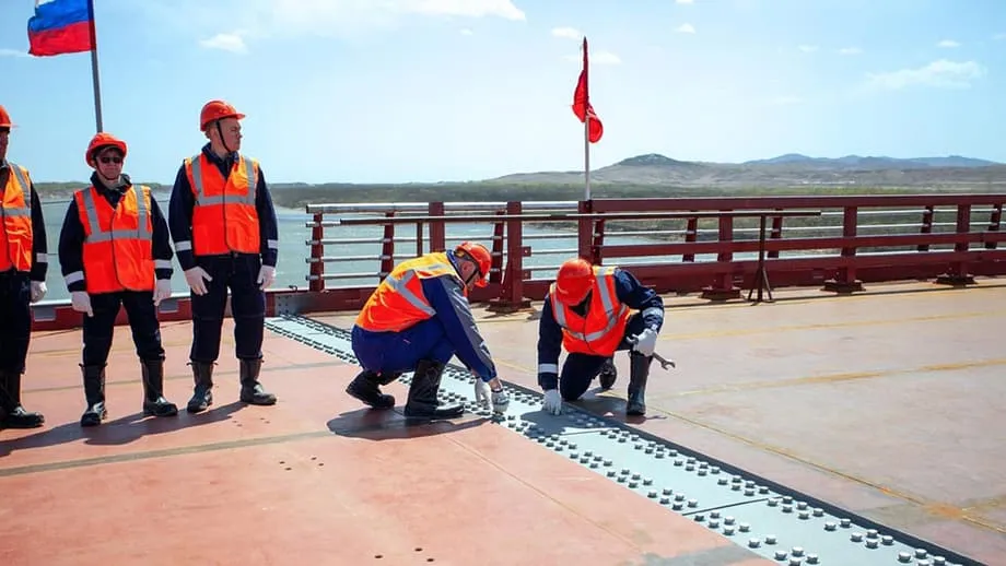 La Russie et la Corée du Nord achèvent leur premier pont routier, scellant leur alliance malgré les sanctions