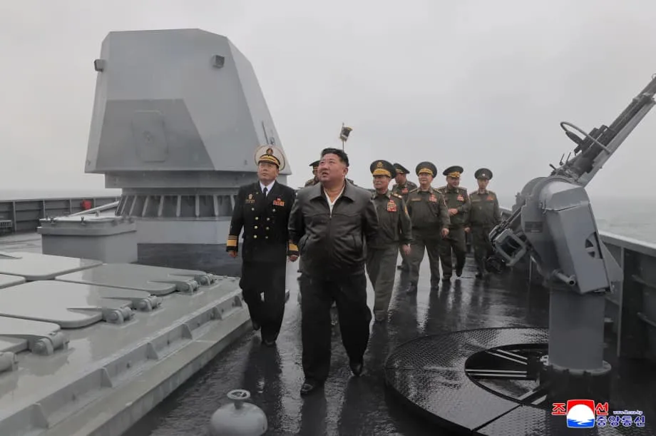 La Corée du Nord prépare une artillerie capable de frapper Séoul et met en service son premier destroyer moderne