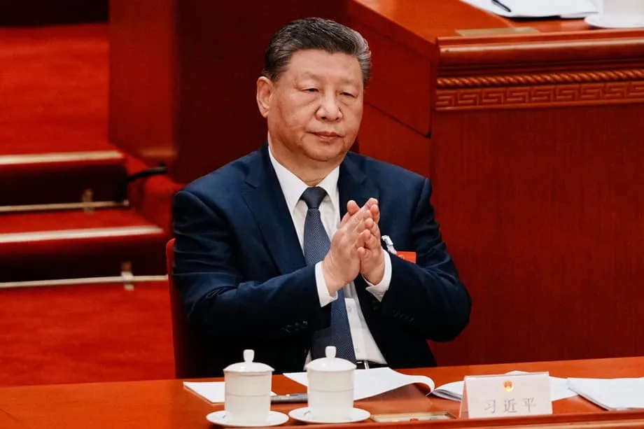 La dette totale de la Chine dépasse 300 % du PIB, surpassant les économies occidentales et menaçant la stabilité mondiale
