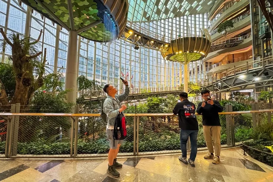 En Chine, les nouveaux centres commerciaux sont conçus comme des parcs pour reconquérir les clients