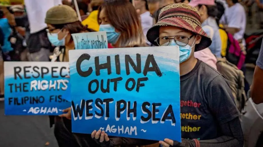 Les Philippines indignées après la diffusion par les médias d’État chinois d’une propagande raciste générée par l’IA dans le cadre du différend en mer de Chine méridionale