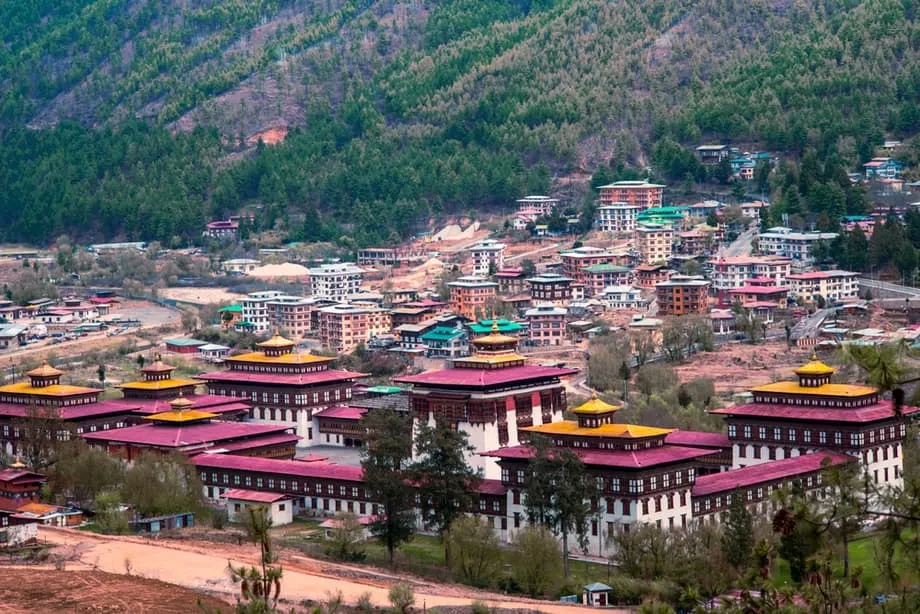 Thimphu réélit son maire, tandis qu’une participation historiquement basse met en lumière les obstacles au vote au Bhoutan