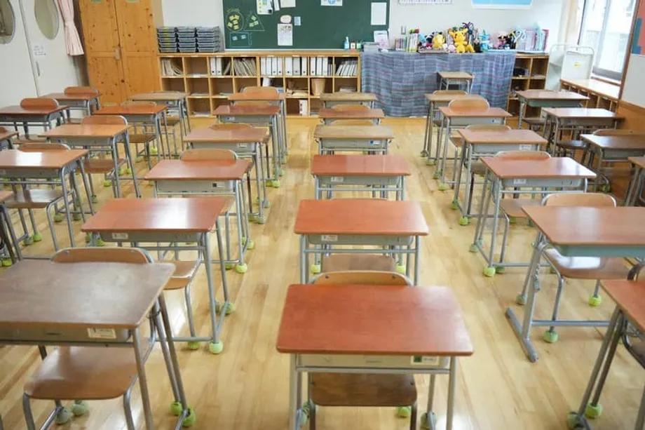 Tokyo fixe des règles scolaires face aux « parents monstres » : enregistrements et réunions de 30 minutes