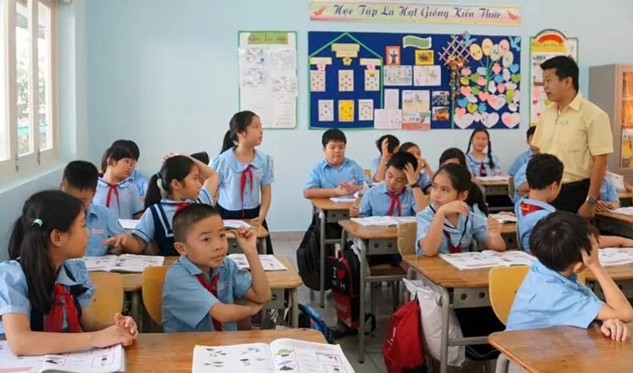 Des inquiétudes face à l’enseignement obligatoire de l’anglais dès le CP au Vietnam