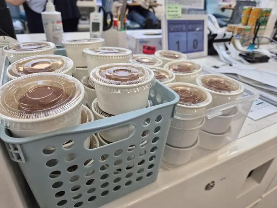 La Corée du Sud lutte contre les pénuries chroniques de sang grâce à des cookies viraux et des cartes de K-pop