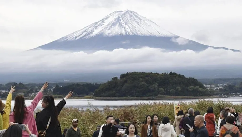 Le festival des cerisiers en fleurs du mont Fuji annulé après que le surtourisme a menacé le quotidien des habitants