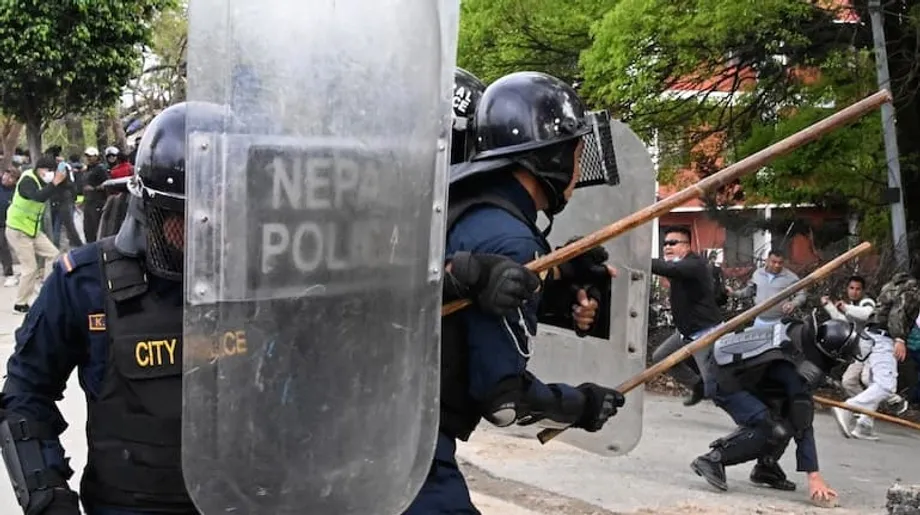 Des manifestations éclatent à la frontière népalaise contre le durcissement des contrôles douaniers sur les produits indiens
