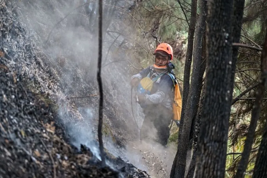 L’Indonésie lutte contre les incendies de forêt alors qu’un puissant El Niño accentue la chaleur, la sécheresse et les brumes de pollution