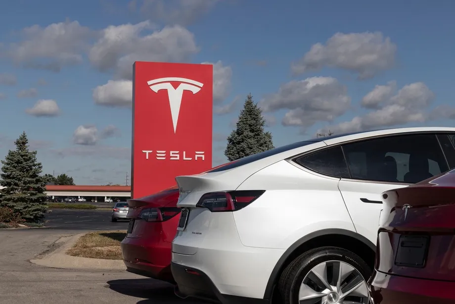Tesla Seeks Broader China FSD Approval as Local Rivals Close the Technology Gap