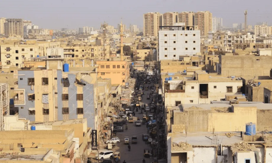 La densification incontrôlée des logements remodèle Karachi