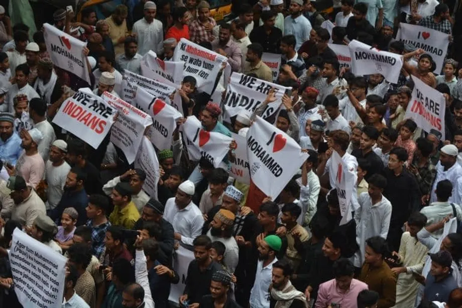 En Inde, la répression autour des slogans « J’aime Muhammad » met à l’épreuve la liberté d’expression et le maintien de l’ordre