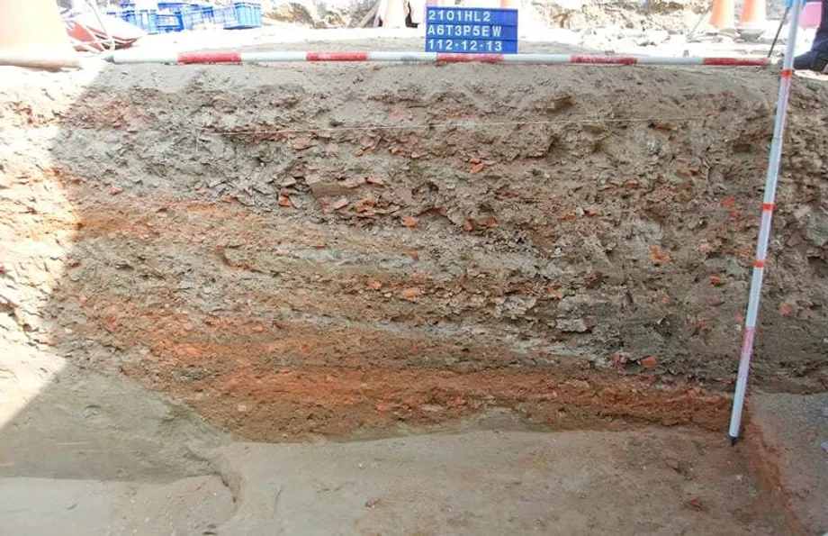 Du sucre dans les rues : les travaux ferroviaires de Tainan mettent au jour des routes du XIXe siècle, témoins d’un passé sucré